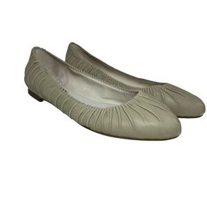 Louise Et Cie  leather almond ballet flat  taupe pleated slip on sz 6 Lo- Ashlin